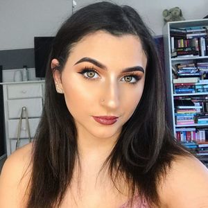 Meet your Posher, Macy